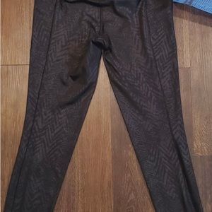 Athleta Black Salutation Stash Pocket Tight Chevron Print Athletic Legging S NWT